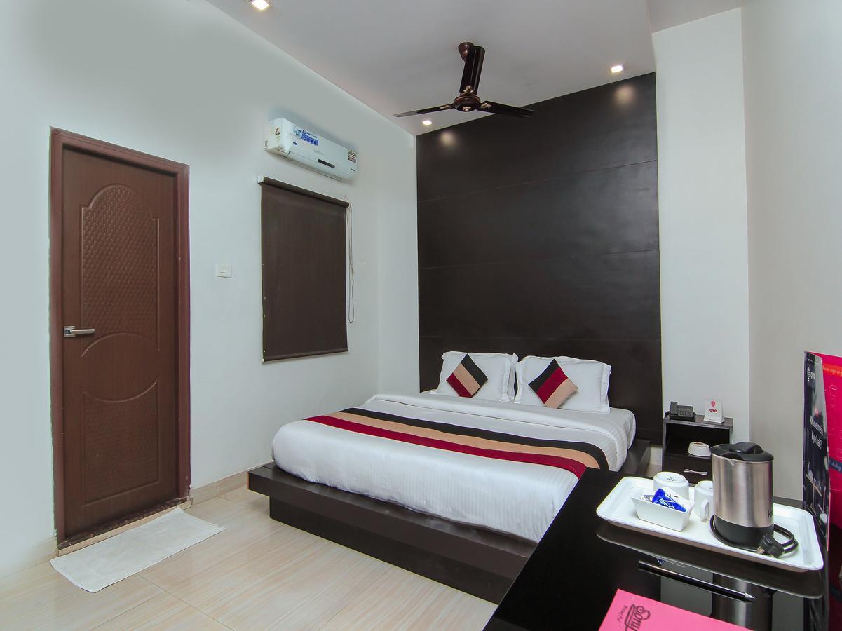 Oyo 1358 Hotel Crossroad Lucknow Exterior foto